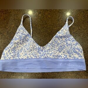 Lululemon Ever Essentials Bralette *Clsc Size L.
Bloom Spray Hydrangea Blue